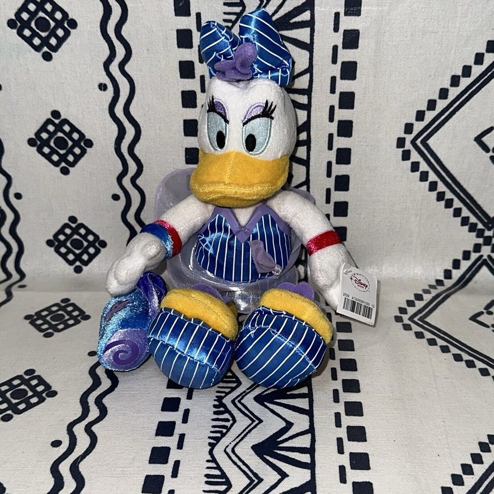 NWT Plush Disney Daisy Duck Tropical Daisy Doll Stuffed Animal Donald Girlfriend
